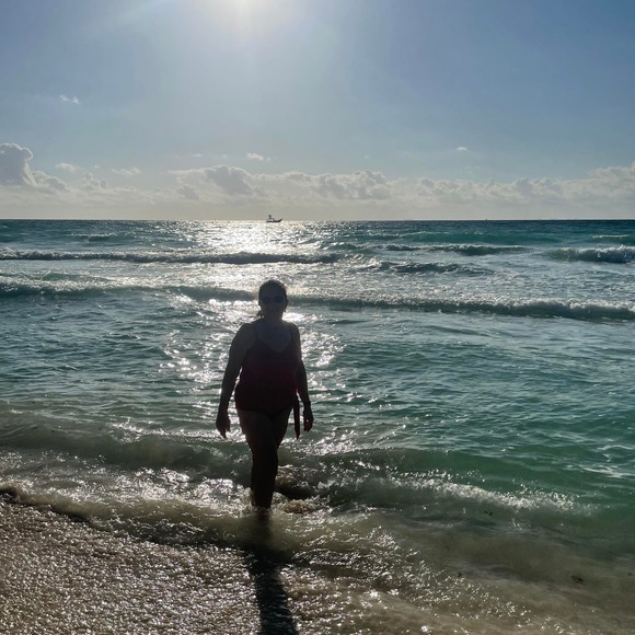 Meet your Posher, Mary - Picture 1 of 1